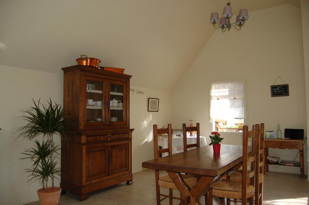 La Grange Dimiere, Pres De Tours Bed and Breakfast Saint-Genouph Exteriör bild