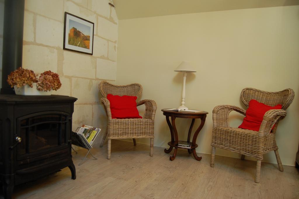 La Grange Dimiere, Pres De Tours Bed and Breakfast Saint-Genouph Exteriör bild