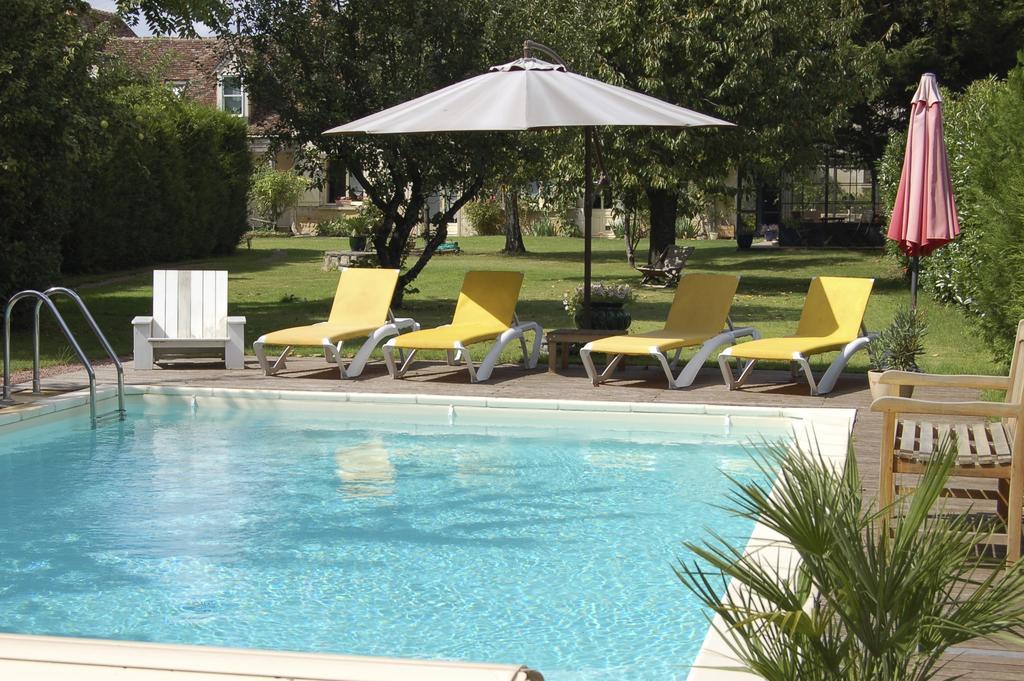 La Grange Dimiere, Pres De Tours Bed and Breakfast Saint-Genouph Exteriör bild