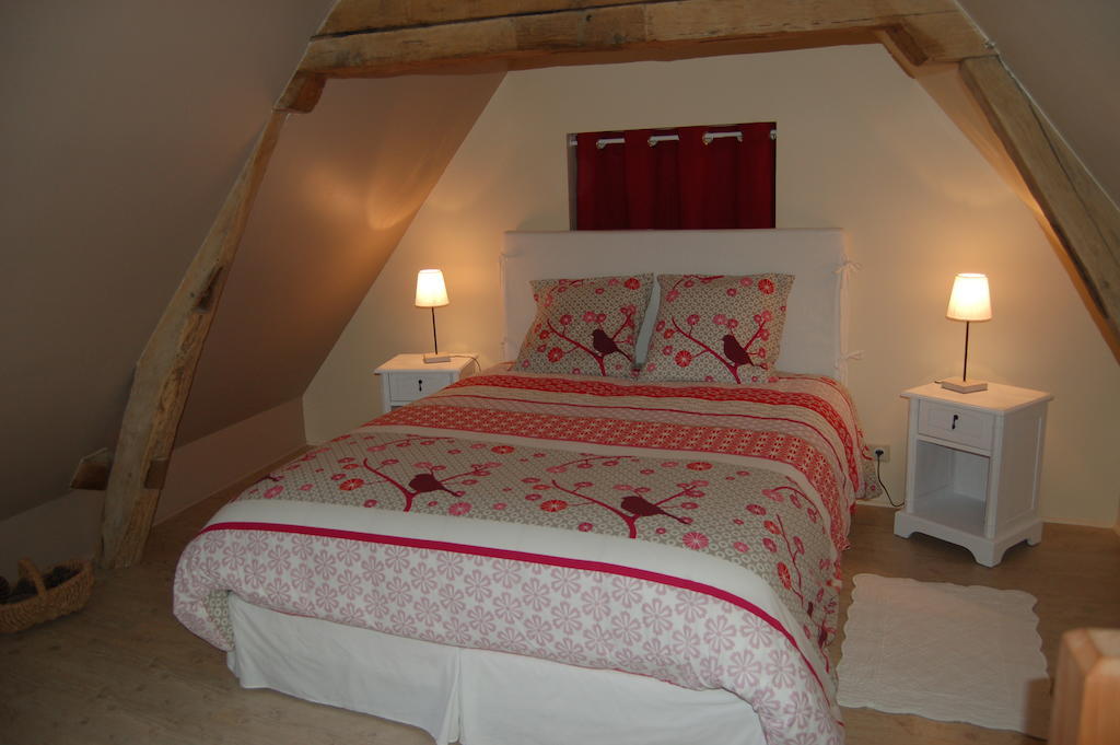 La Grange Dimiere, Pres De Tours Bed and Breakfast Saint-Genouph Rum bild