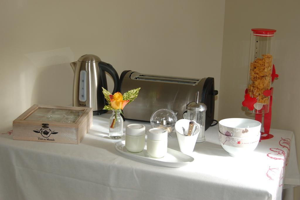 La Grange Dimiere, Pres De Tours Bed and Breakfast Saint-Genouph Exteriör bild